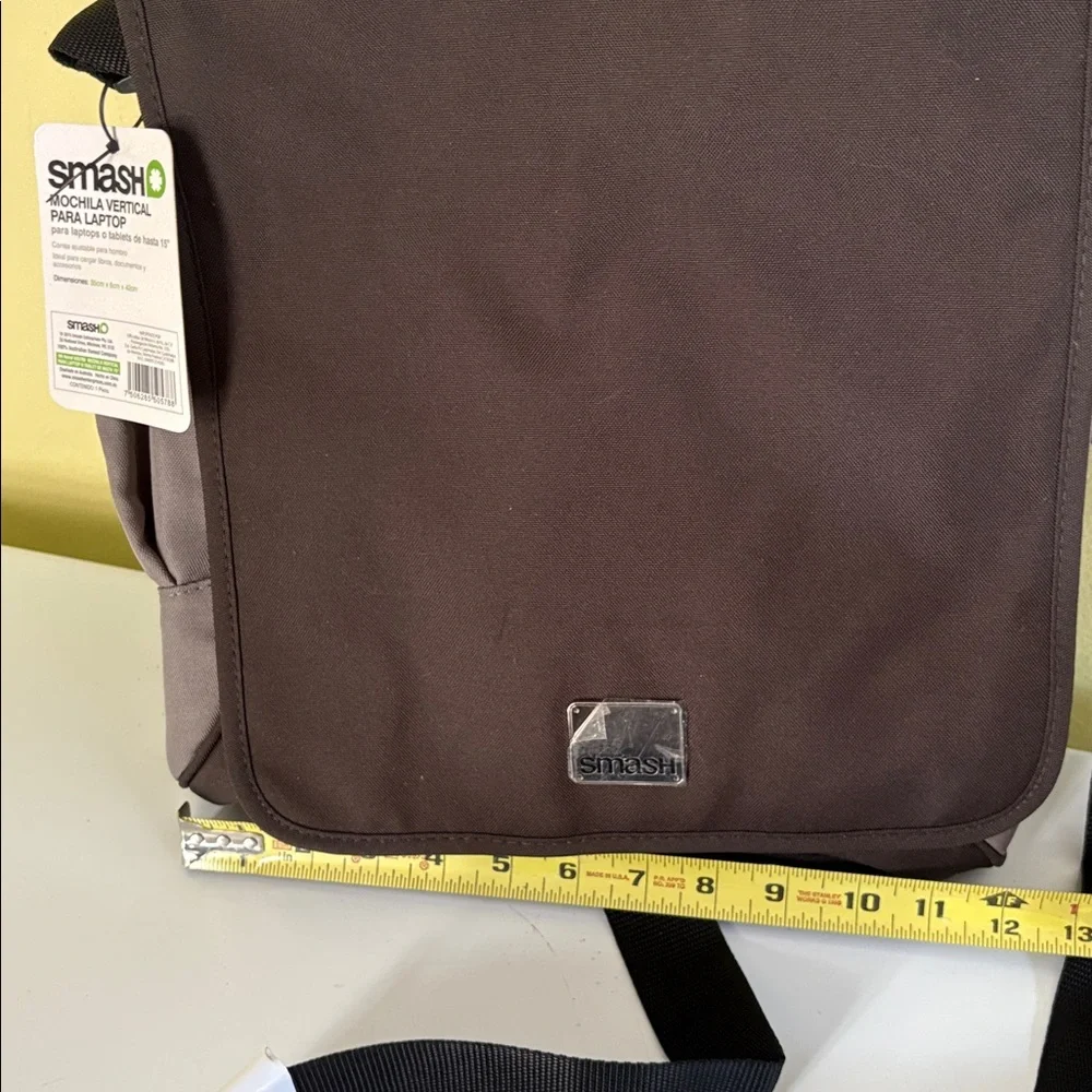 Smash NWT Gray Poly Vertical Slim Laptop Messenger Bag